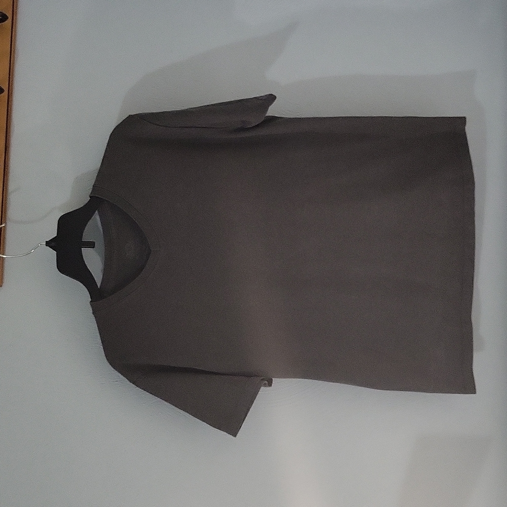 The brand is Fruit of the Loom t-shirt, size is 14/16